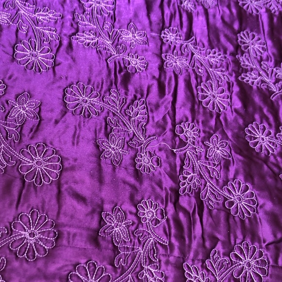 GUC Satin Embroidered Bedspread and Shams - Picture 2 of 4